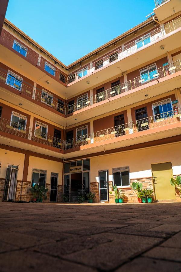 Royal Park Hotel Jinja Exterior foto